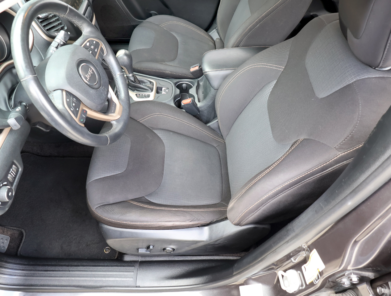 Jeep Cherokee Latitude FWD 2016