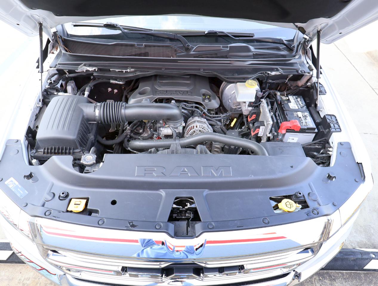 RAM 1500 Laramie Crew Cab SWB 4WD 2019