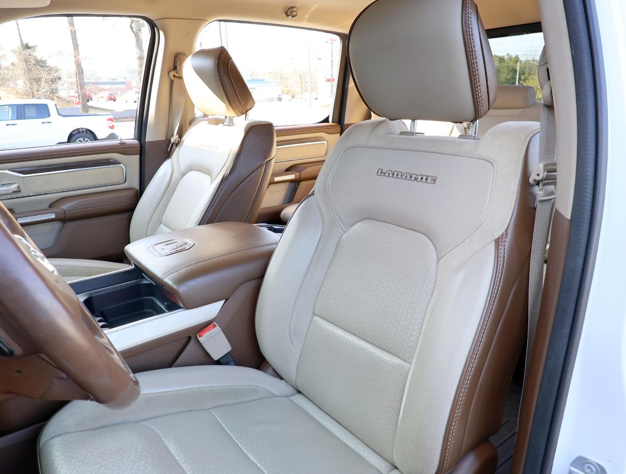 RAM 1500 Laramie Crew Cab SWB 4WD 2019