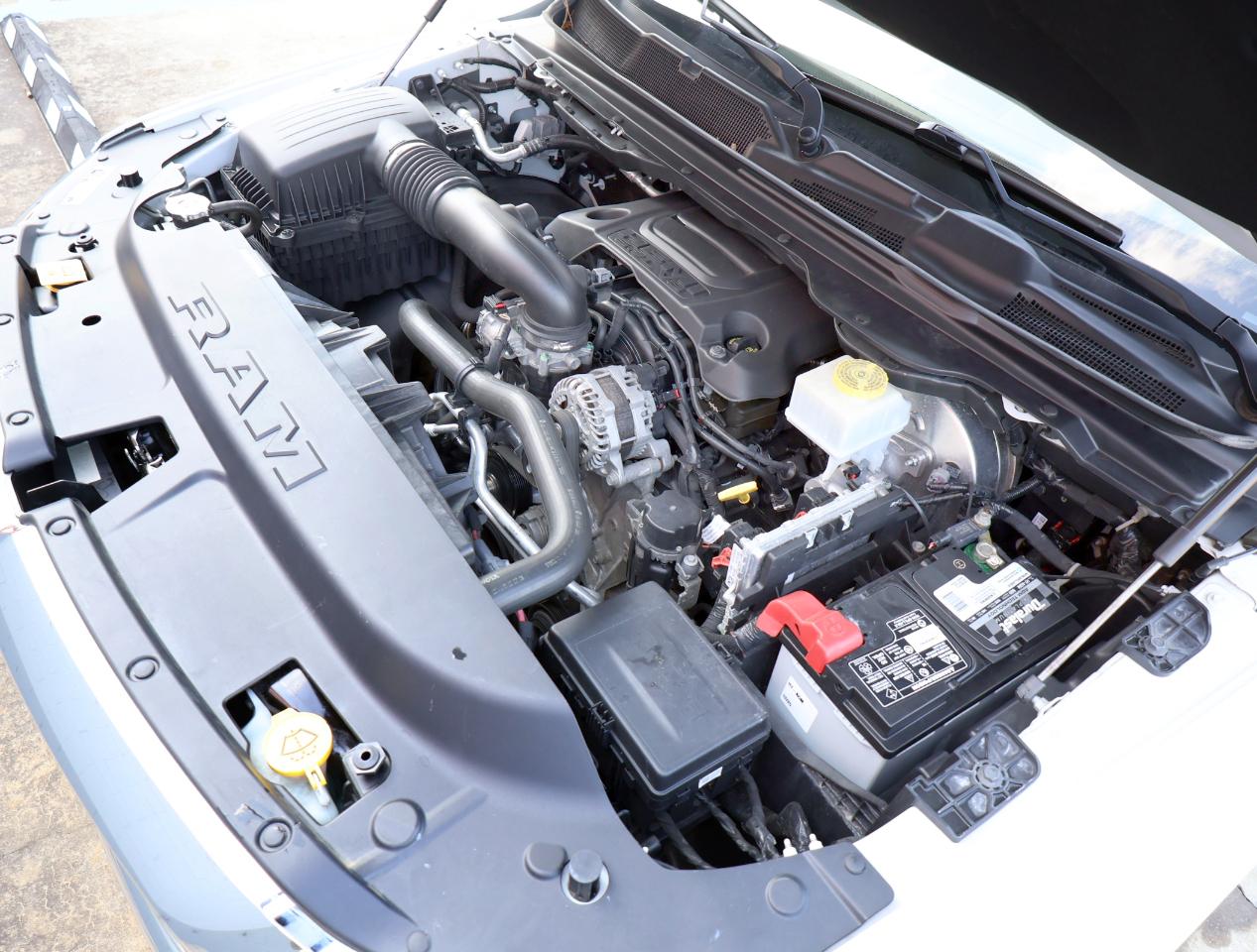 RAM 1500 Laramie Crew Cab SWB 4WD 2019