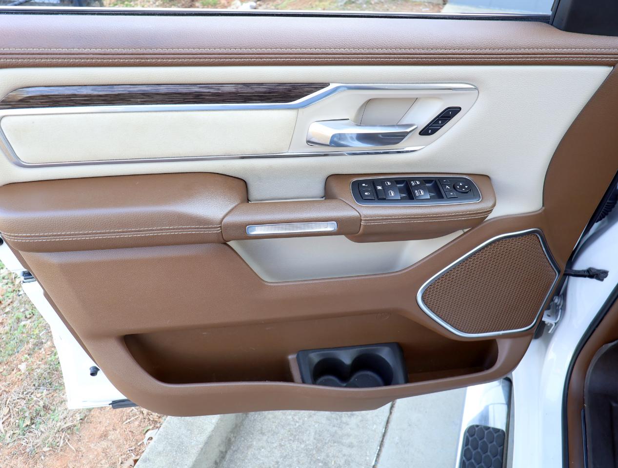 RAM 1500 Laramie Crew Cab SWB 4WD 2019