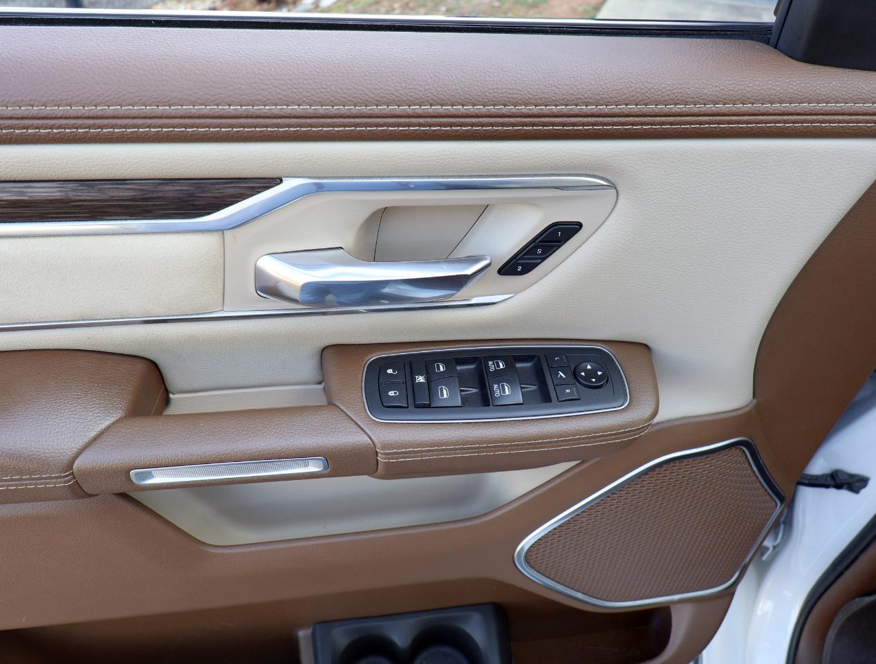 RAM 1500 Laramie Crew Cab SWB 4WD 2019