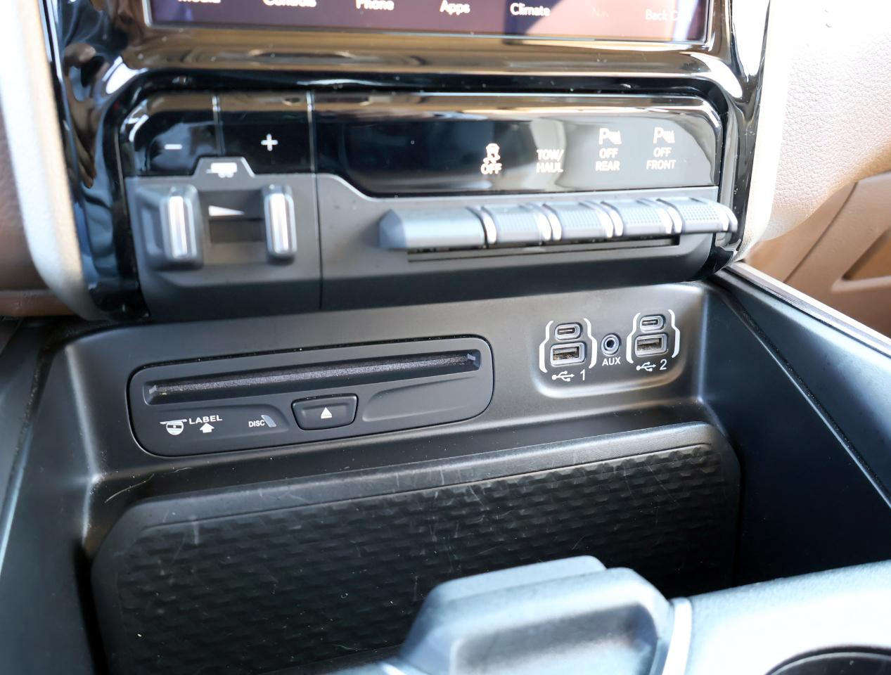 RAM 1500 Laramie Crew Cab SWB 4WD 2019