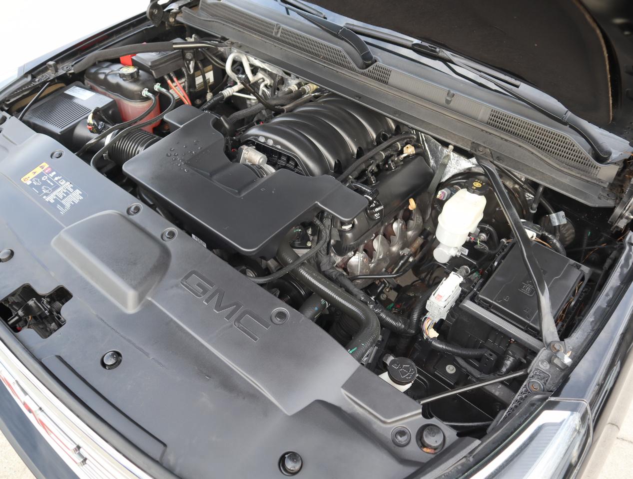 GMC Yukon SLT 2WD 2017