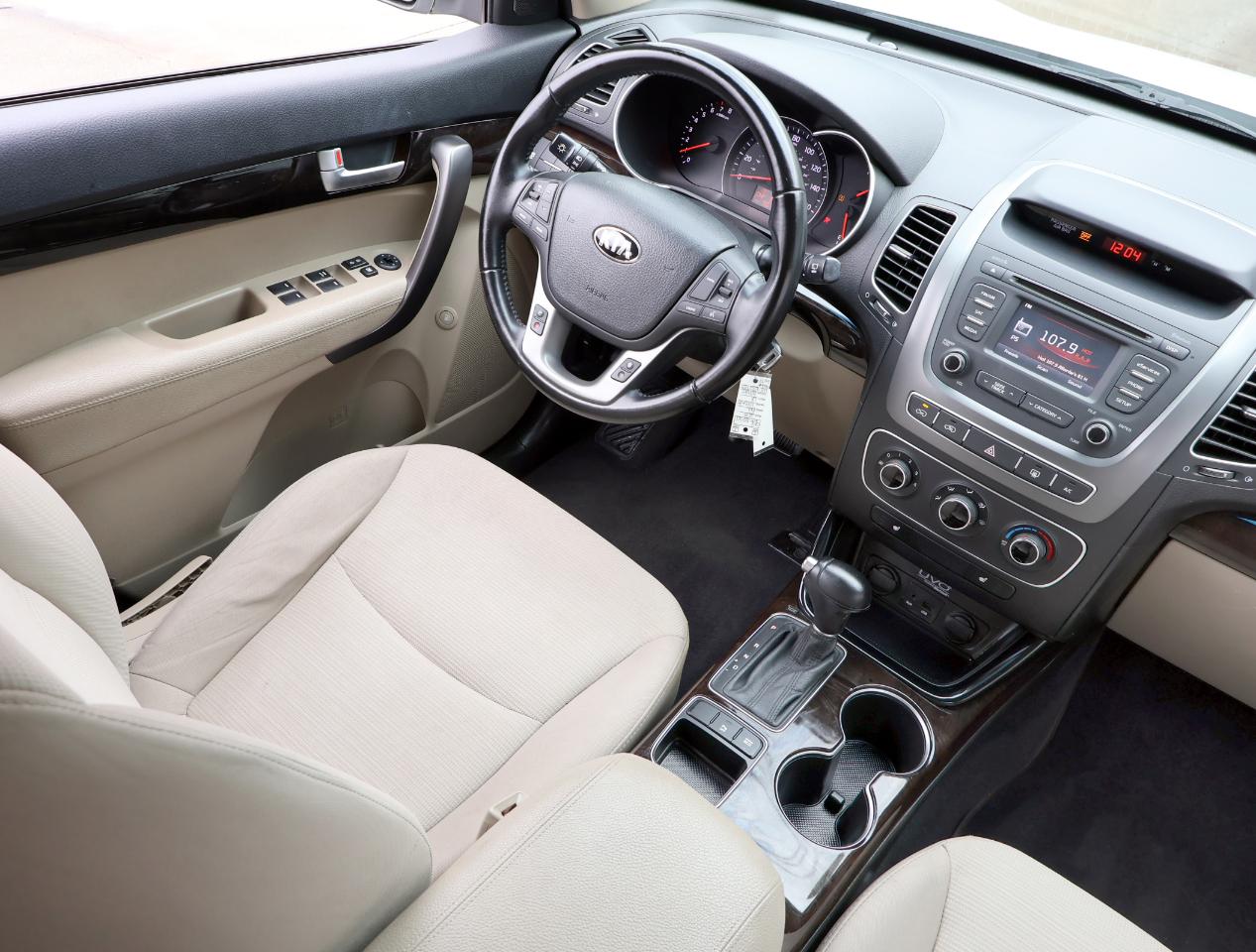 Kia Sorento LX 2WD 2015