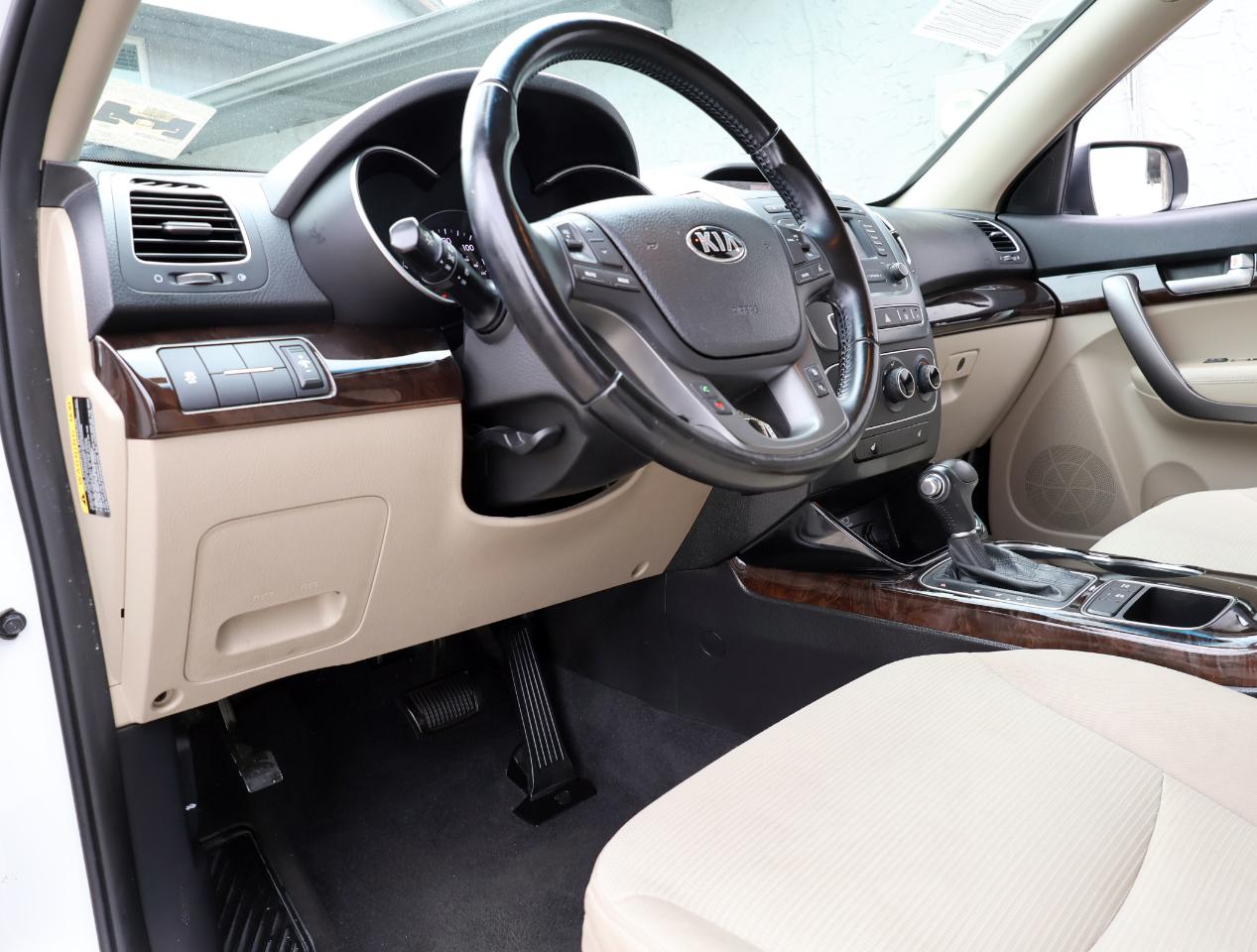 Kia Sorento LX 2WD 2015