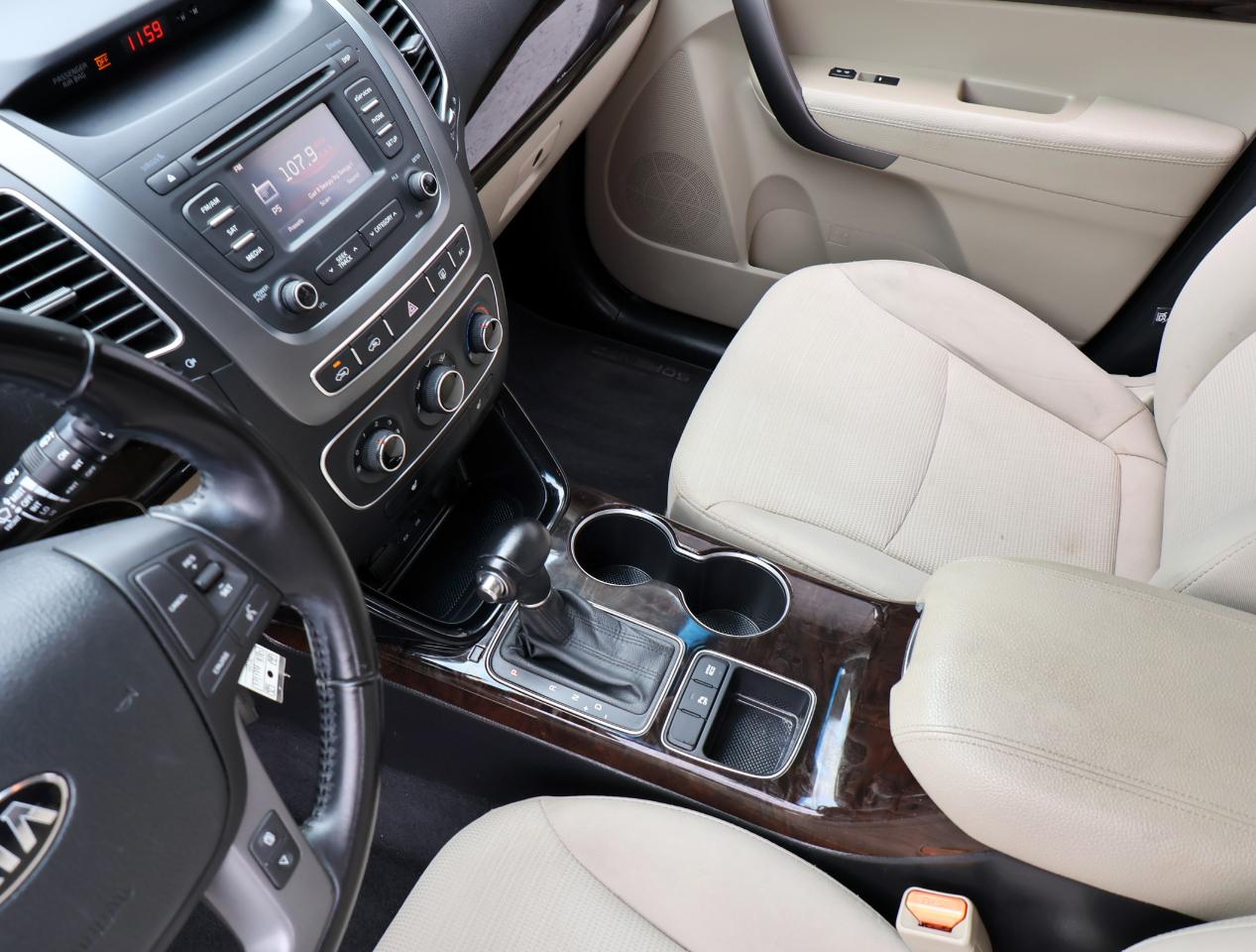 Kia Sorento LX 2WD 2015