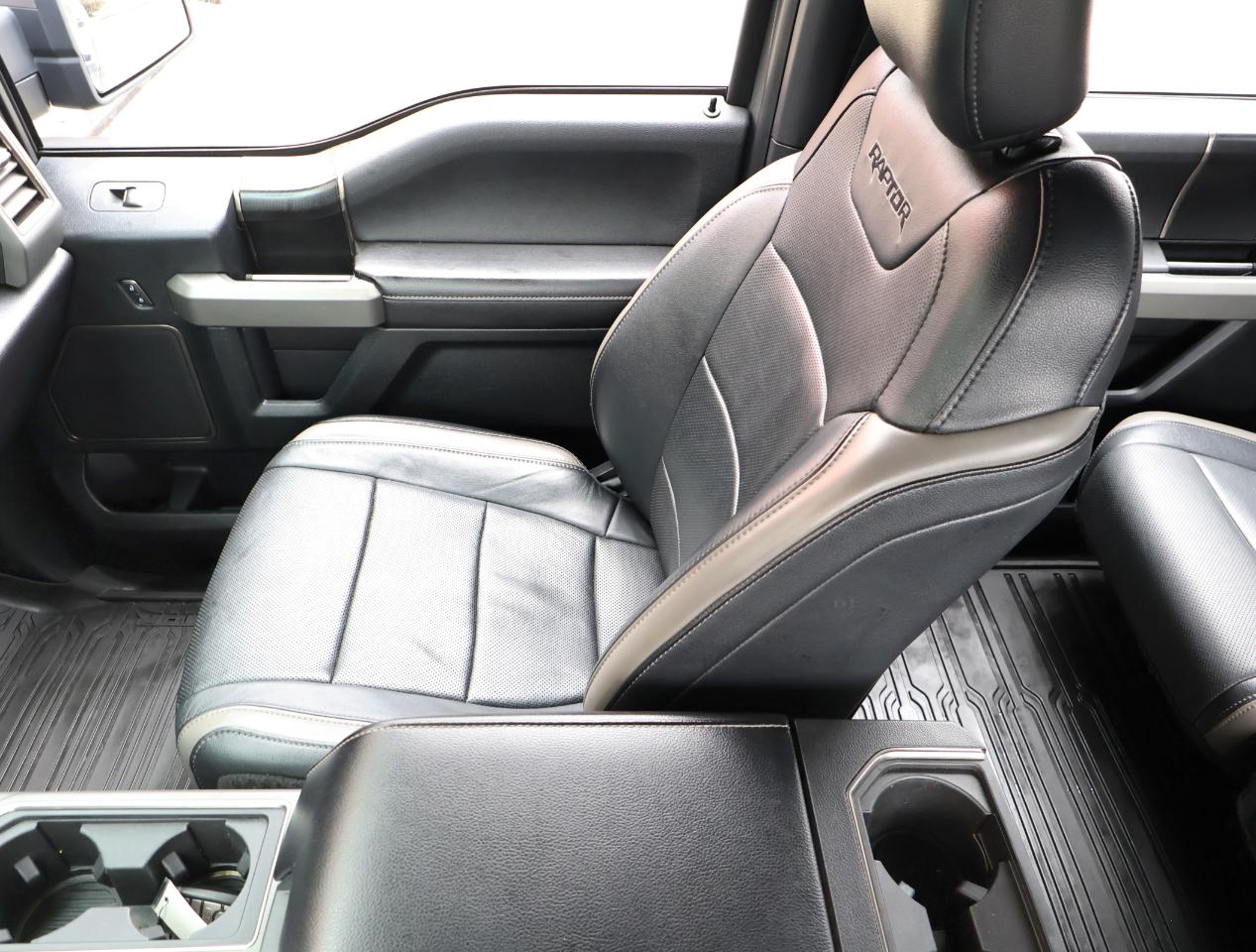 Ford F-150 Raptor SuperCrew 4WD 2018