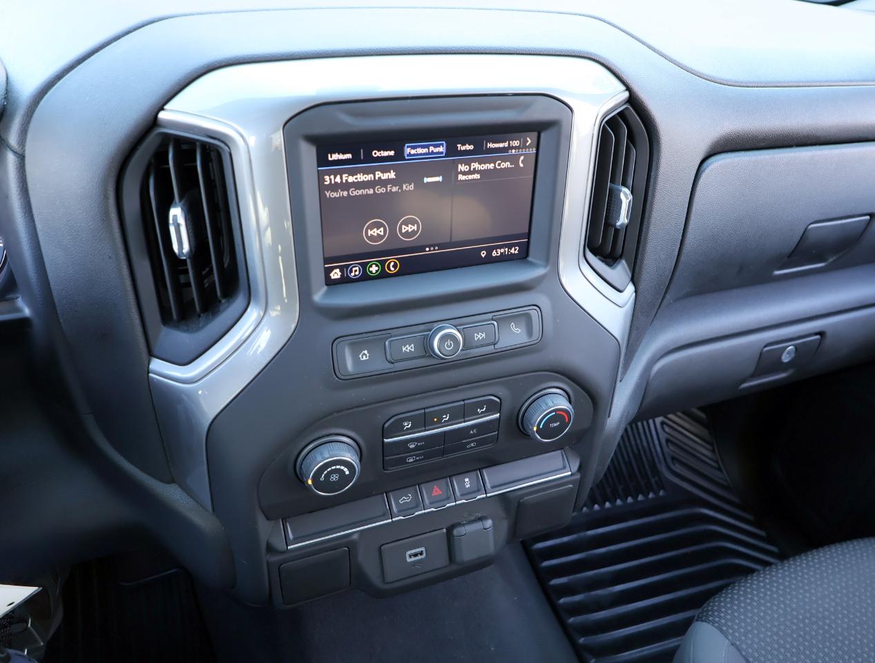 Chevrolet Silverado 1500 Custom Double Cab 4WD 2020