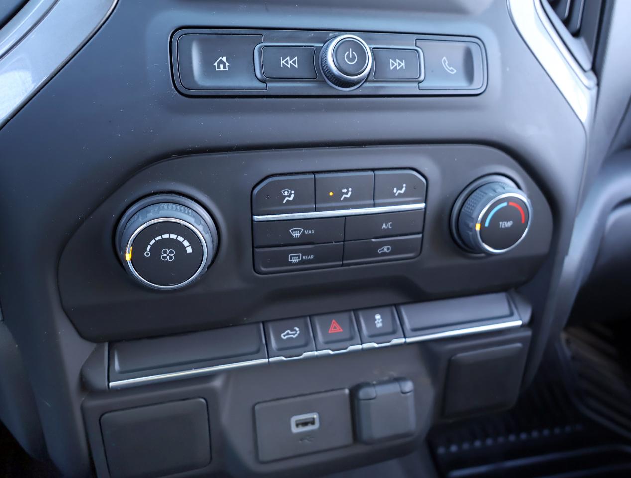 Chevrolet Silverado 1500 Custom Double Cab 4WD 2020