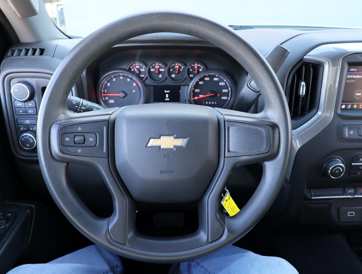 Chevrolet Silverado 1500 Custom Double Cab 4WD 2020