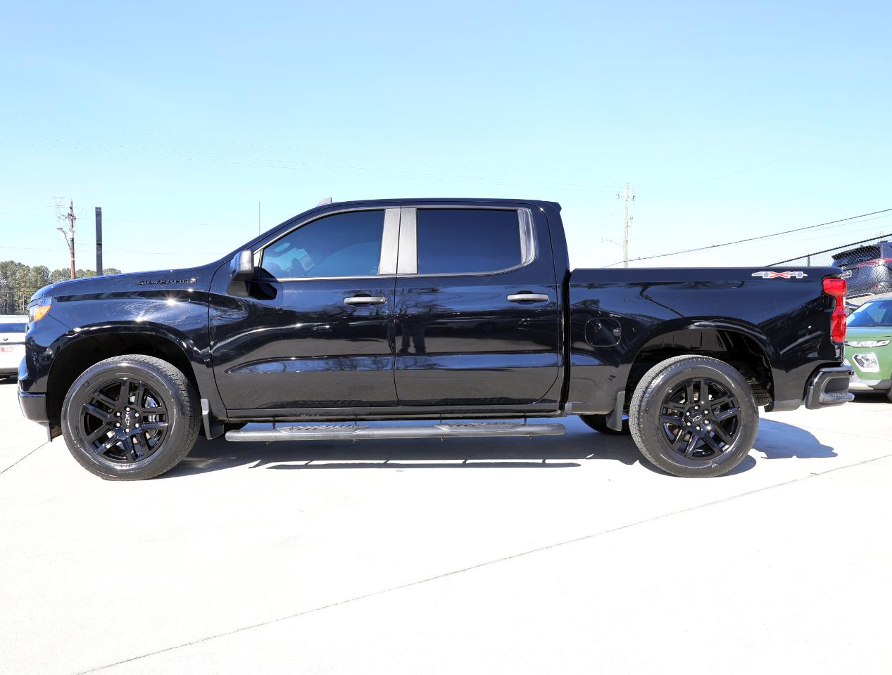 Chevrolet Silverado 1500 Custom Crew Cab 4WD 2022