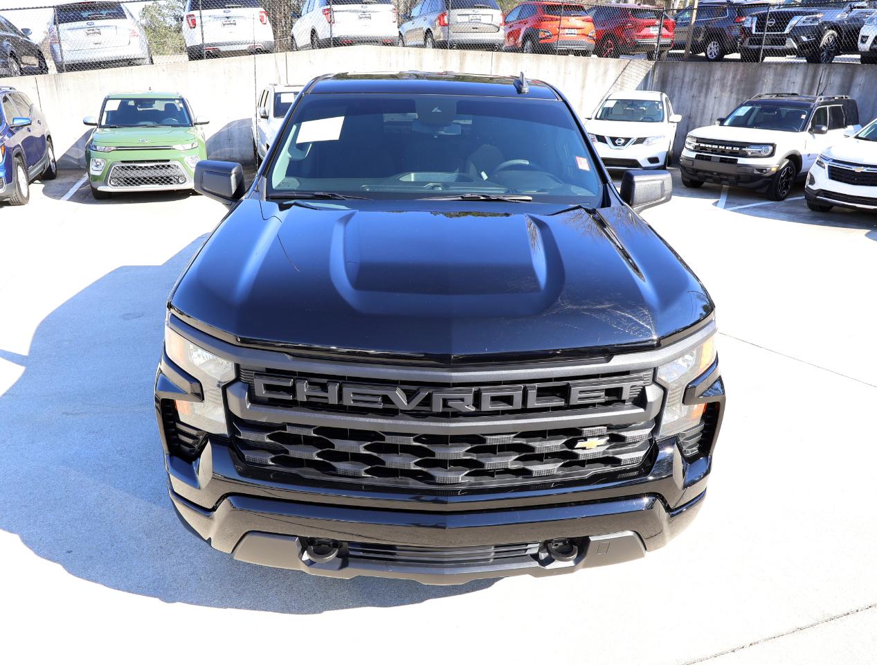 Chevrolet Silverado 1500 Custom Crew Cab 4WD 2022
