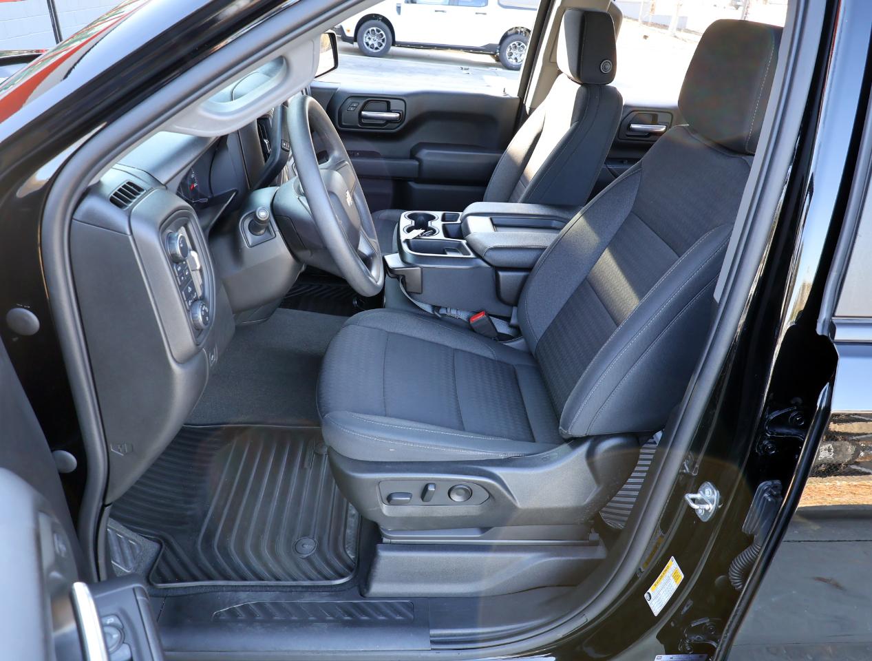 Chevrolet Silverado 1500 Custom Crew Cab 4WD 2022