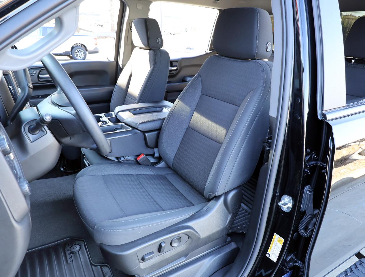 Chevrolet Silverado 1500 Custom Crew Cab 4WD 2022