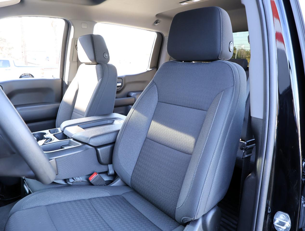 Chevrolet Silverado 1500 Custom Crew Cab 4WD 2022