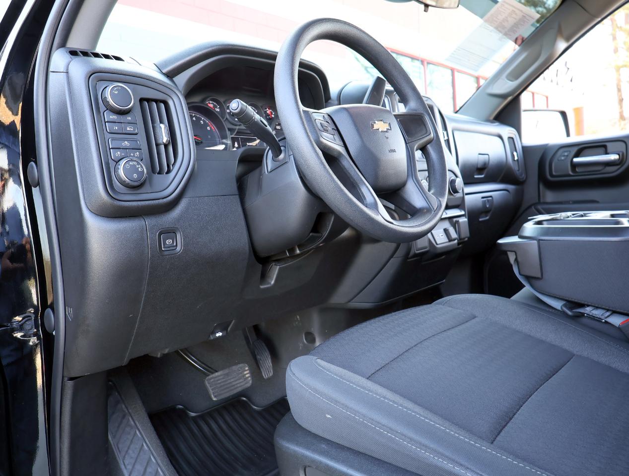 Chevrolet Silverado 1500 Custom Crew Cab 4WD 2022