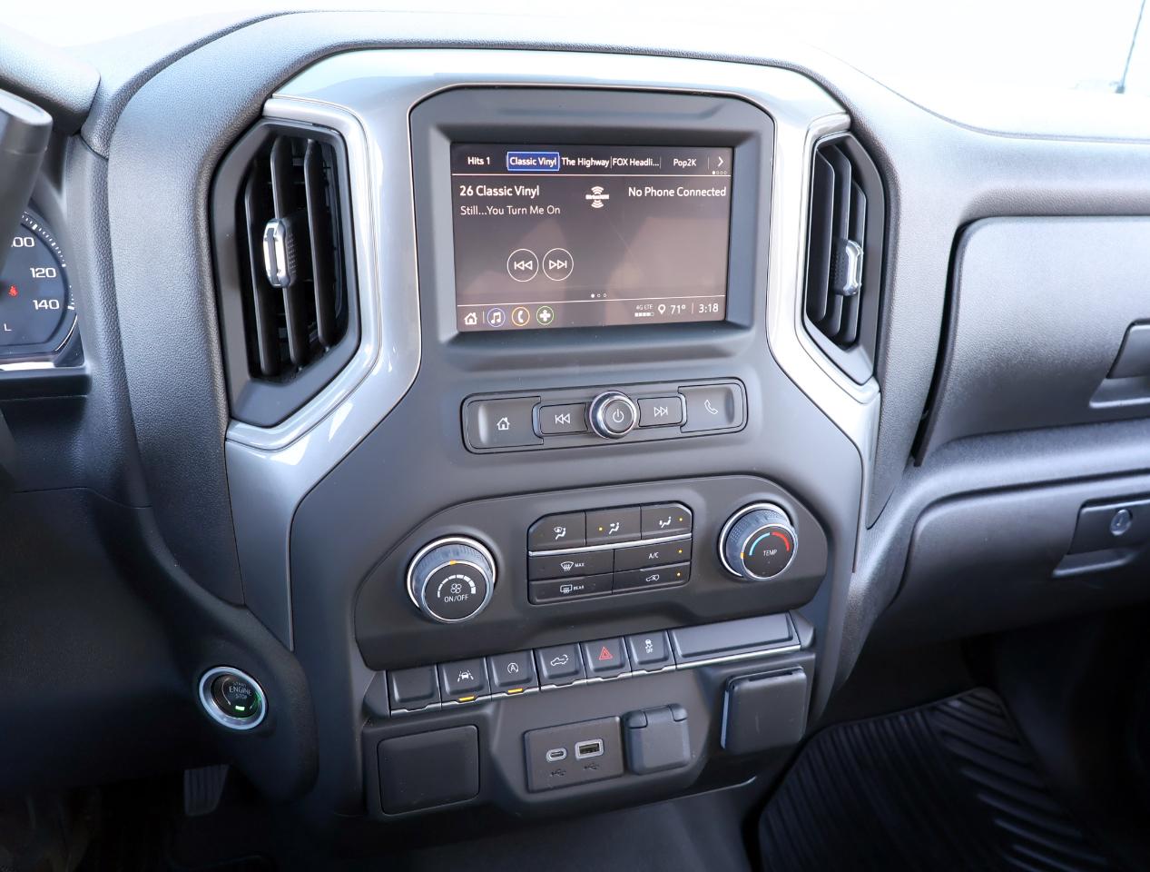 Chevrolet Silverado 1500 Custom Crew Cab 4WD 2022