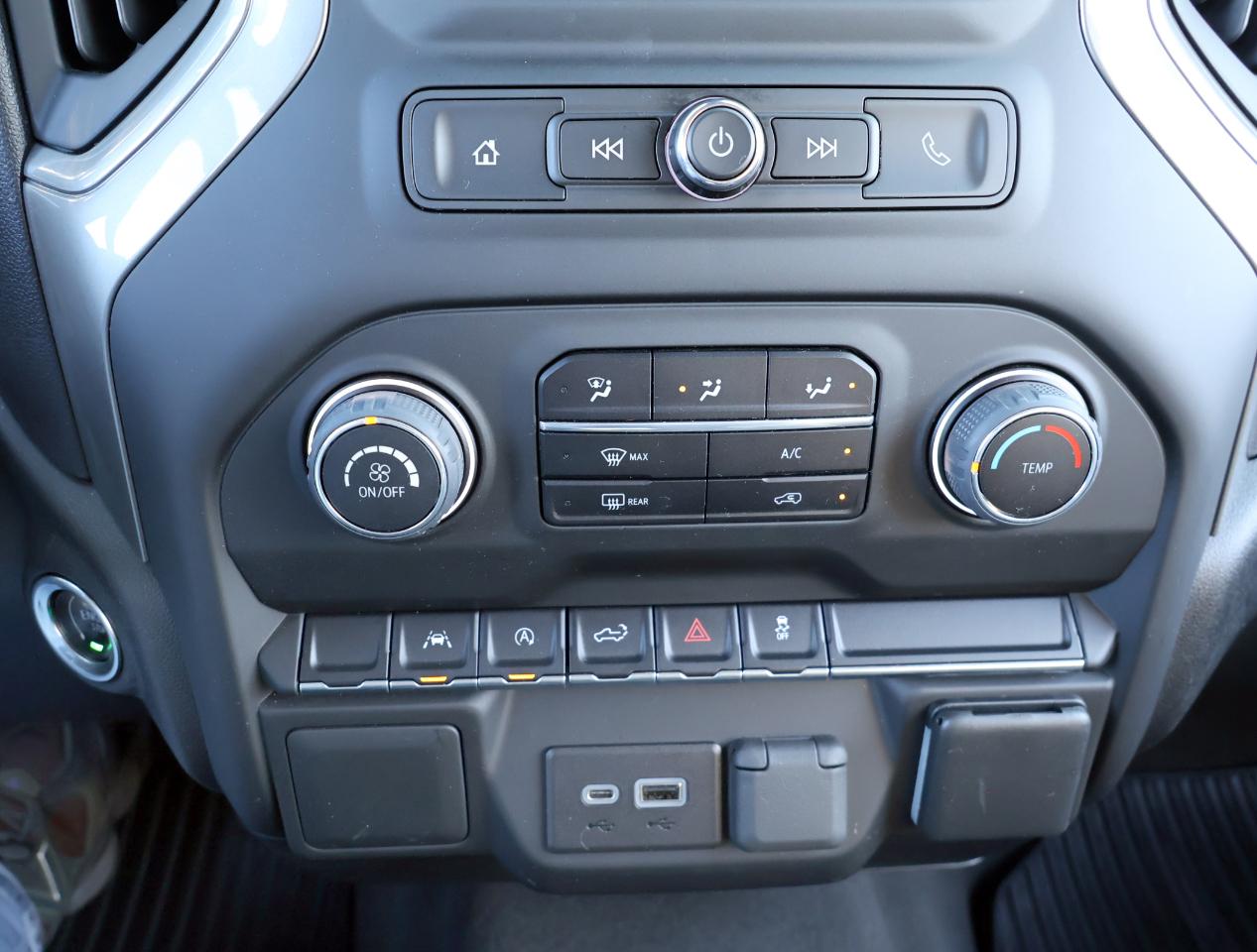 Chevrolet Silverado 1500 Custom Crew Cab 4WD 2022