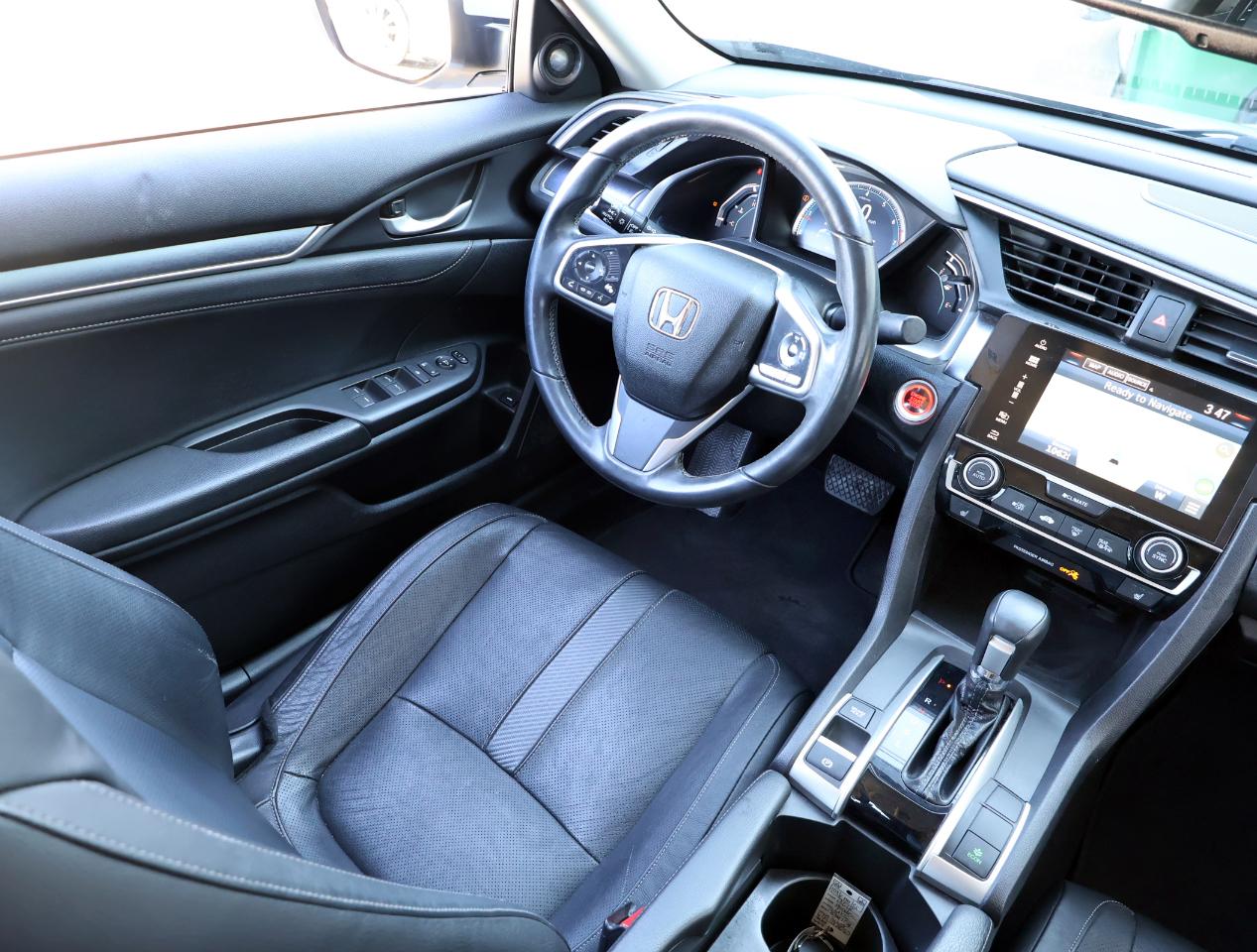 Honda Civic Touring Sedan CVT 2018