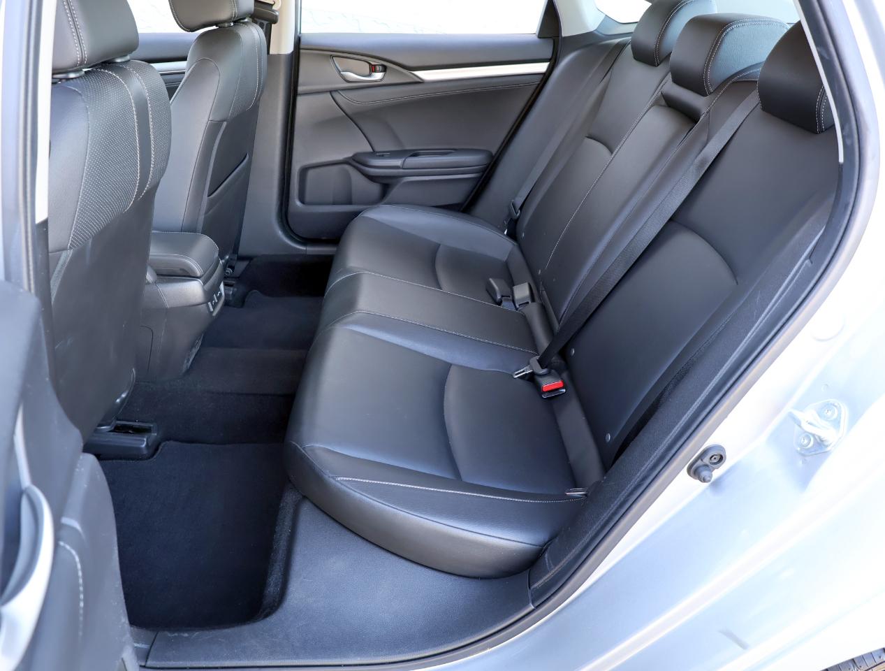 Honda Civic Touring Sedan CVT 2018