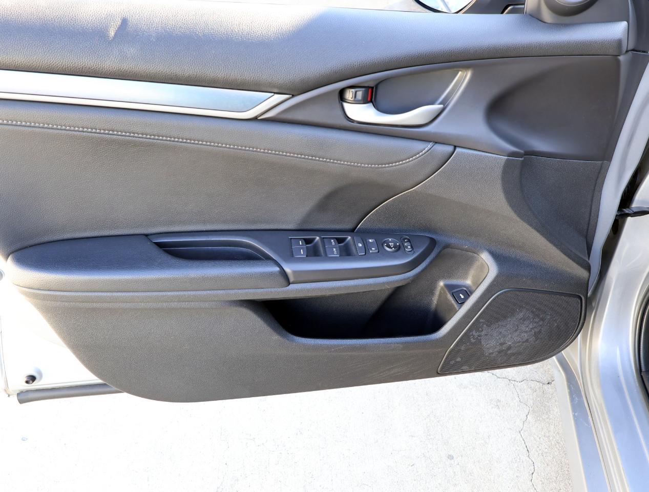 Honda Civic Touring Sedan CVT 2018