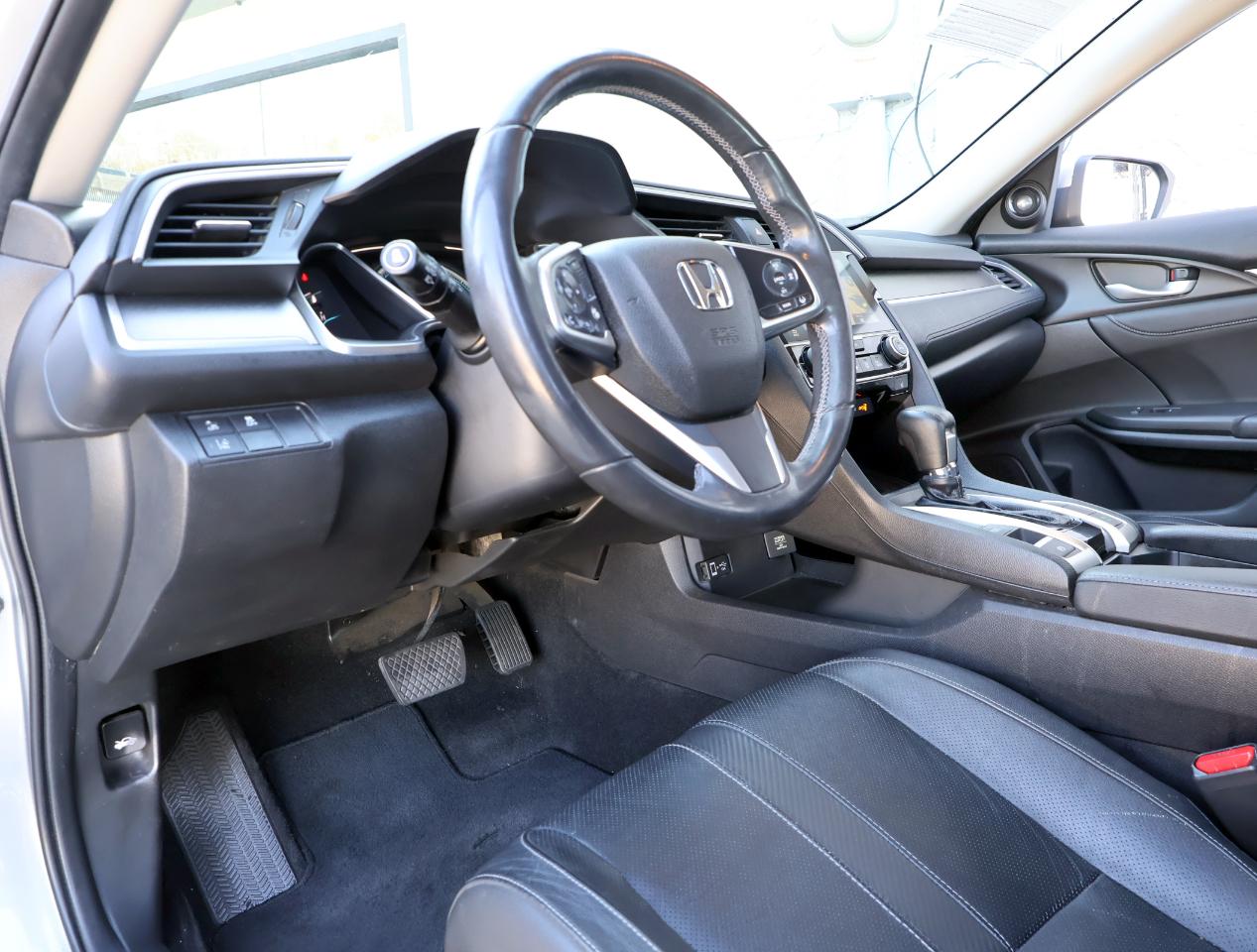 Honda Civic Touring Sedan CVT 2018