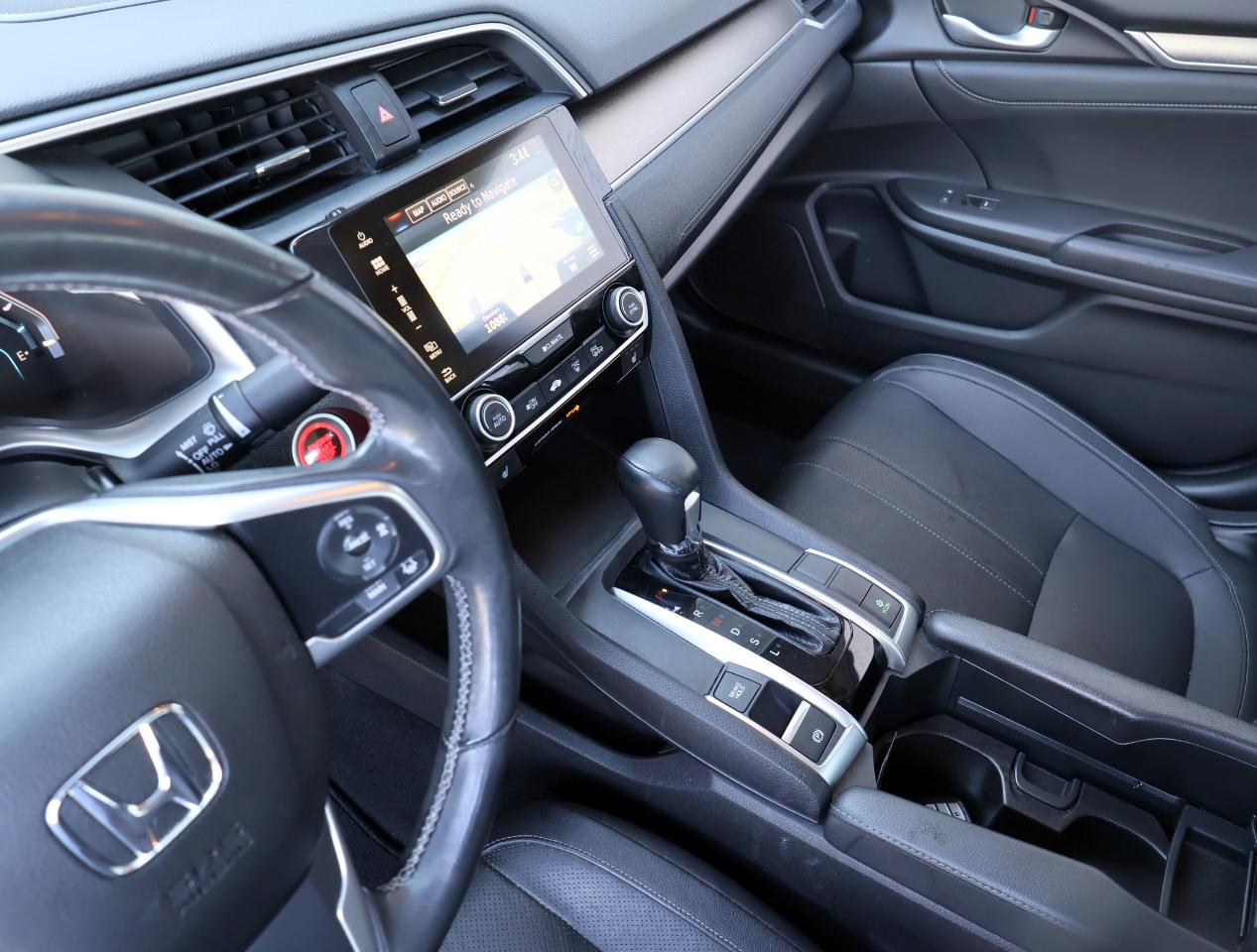 Honda Civic Touring Sedan CVT 2018