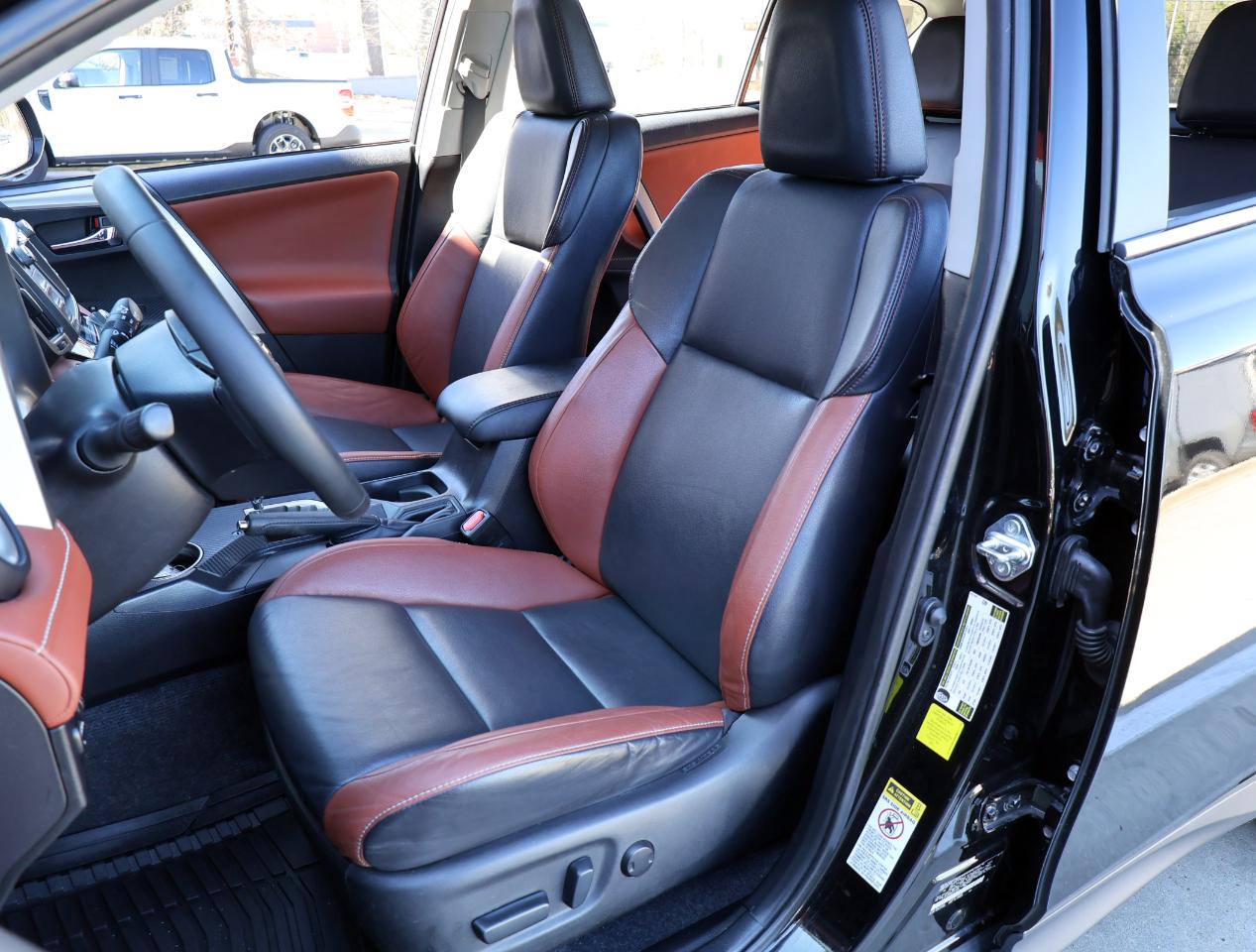 Toyota RAV4 Limited FWD 2014