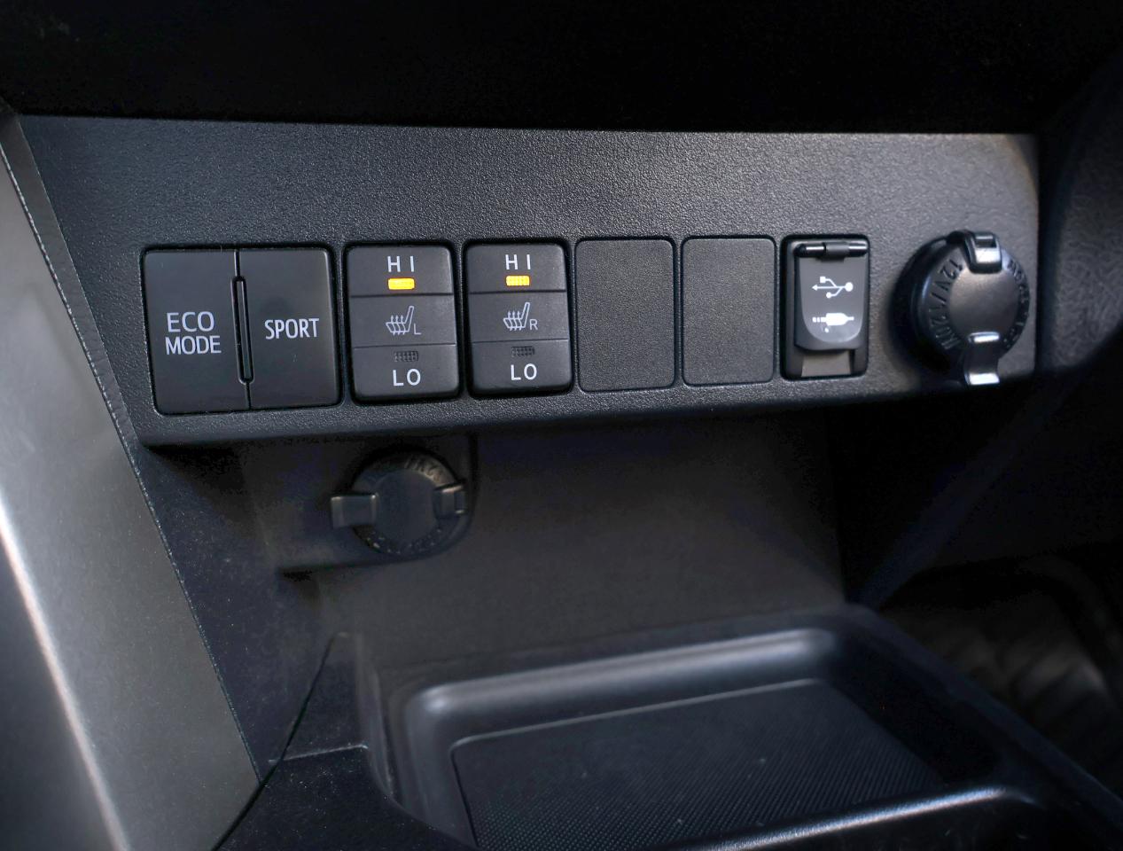 Toyota RAV4 Limited FWD 2014