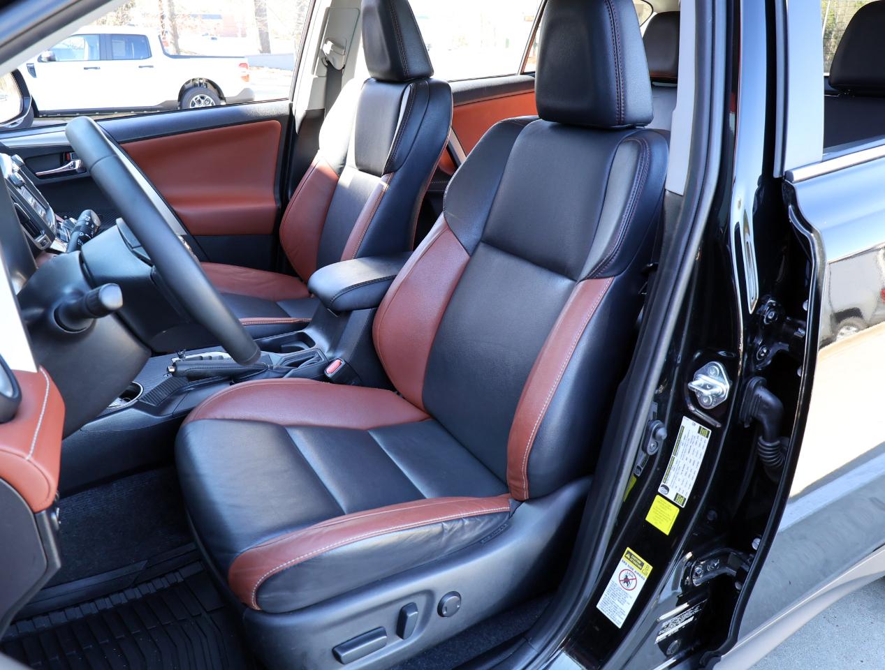 Toyota RAV4 Limited FWD 2014