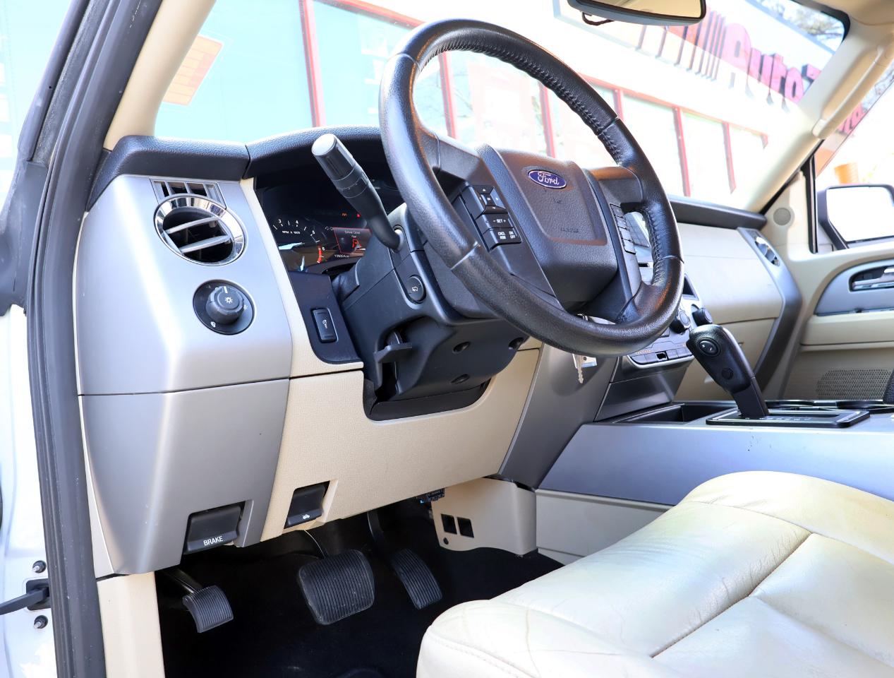 Ford Expedition XLT 2WD 2017