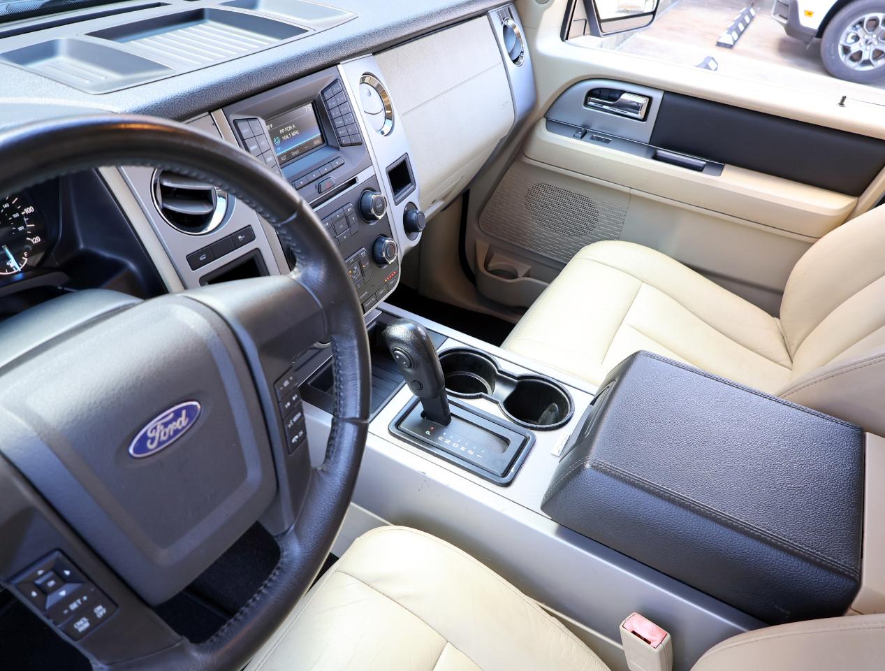 Ford Expedition XLT 2WD 2017