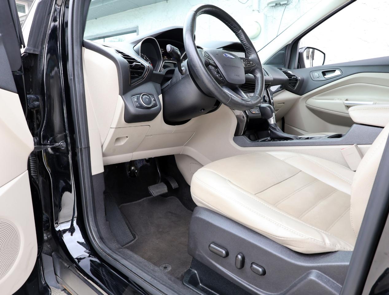 Ford Escape Titanium FWD 2017