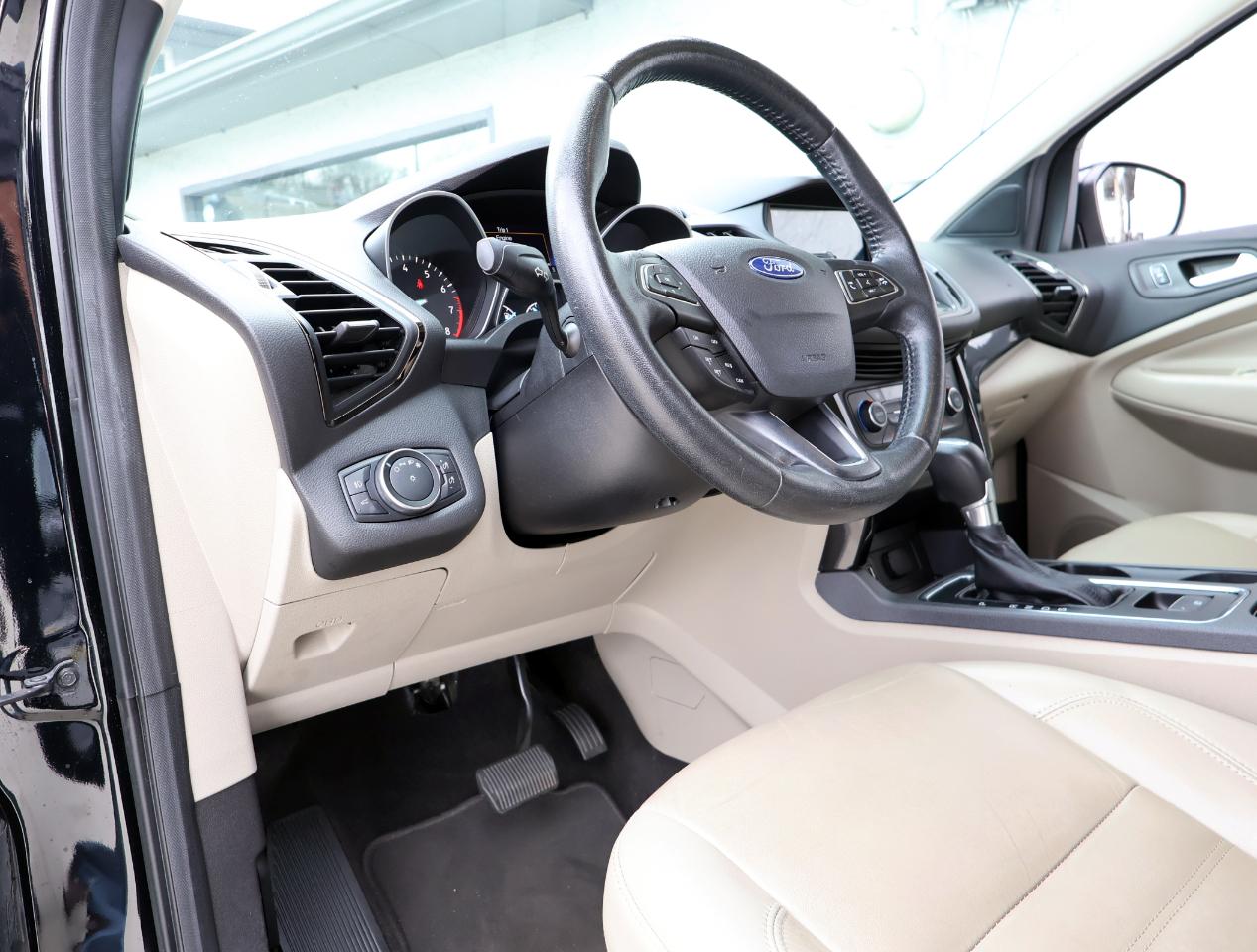 Ford Escape Titanium FWD 2017