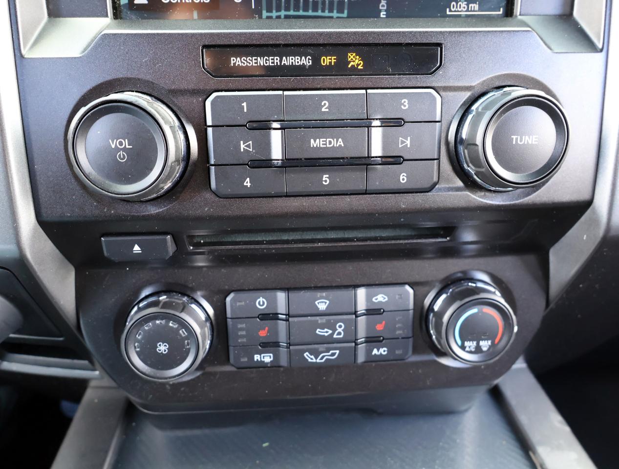 Ford F-150 XLT SuperCrew 4WD 2018