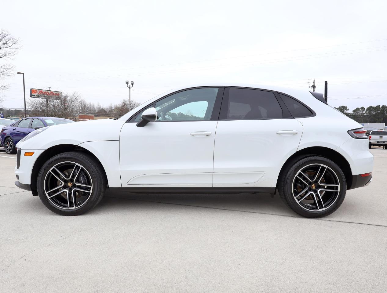 Porsche Macan Base 2021