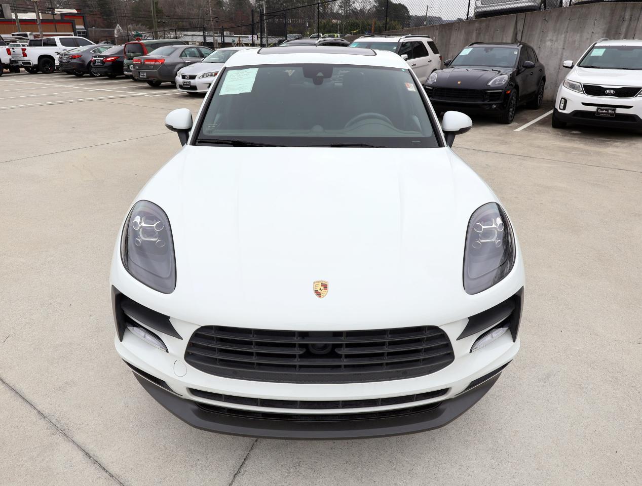 Porsche Macan Base 2021