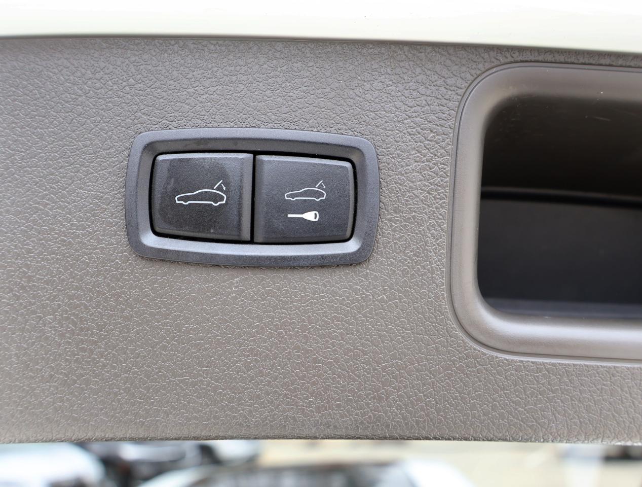 Porsche Macan Base 2021