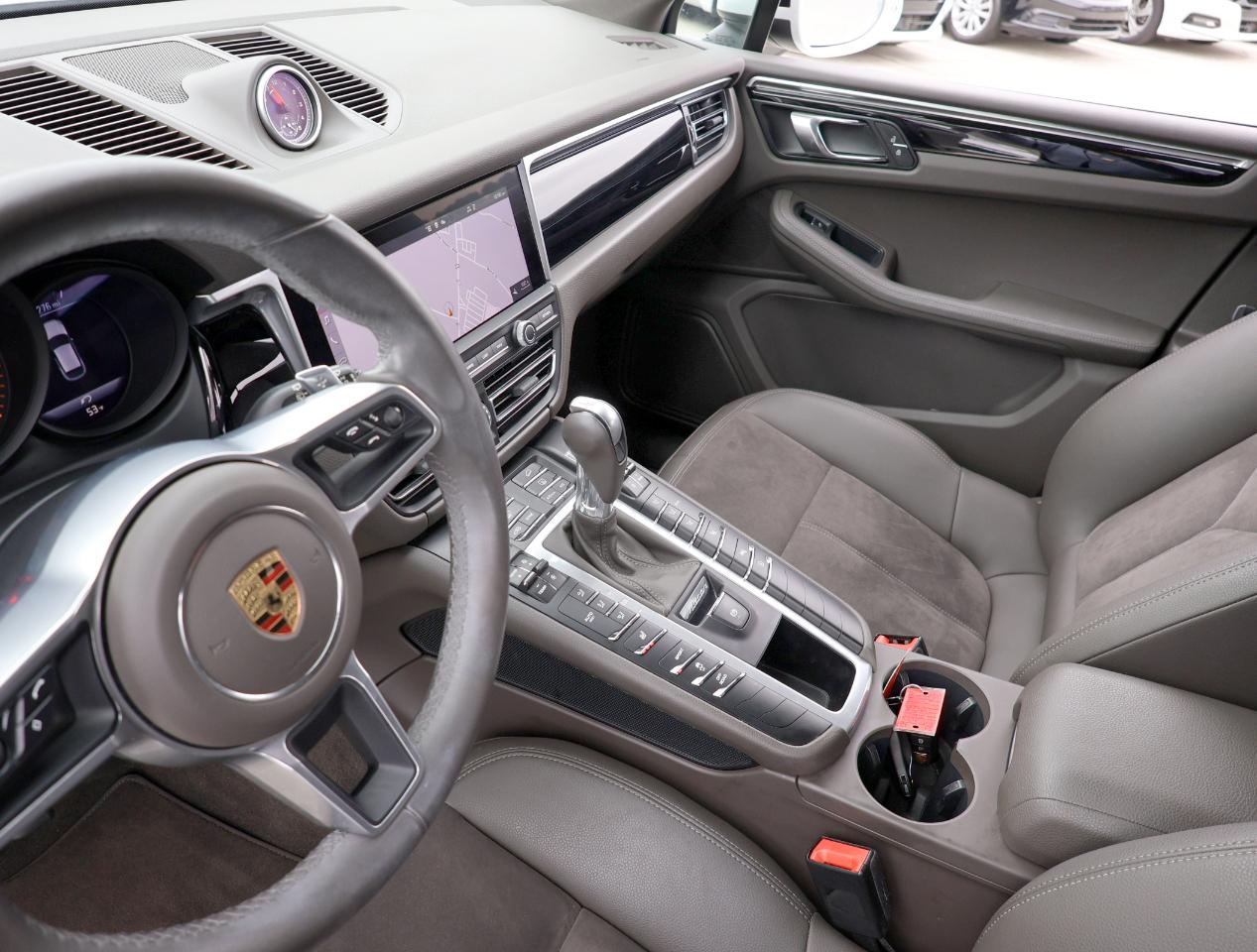 Porsche Macan Base 2021