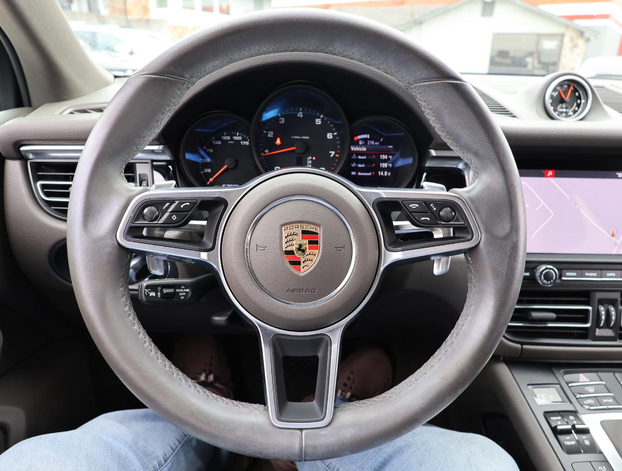 Porsche Macan Base 2021