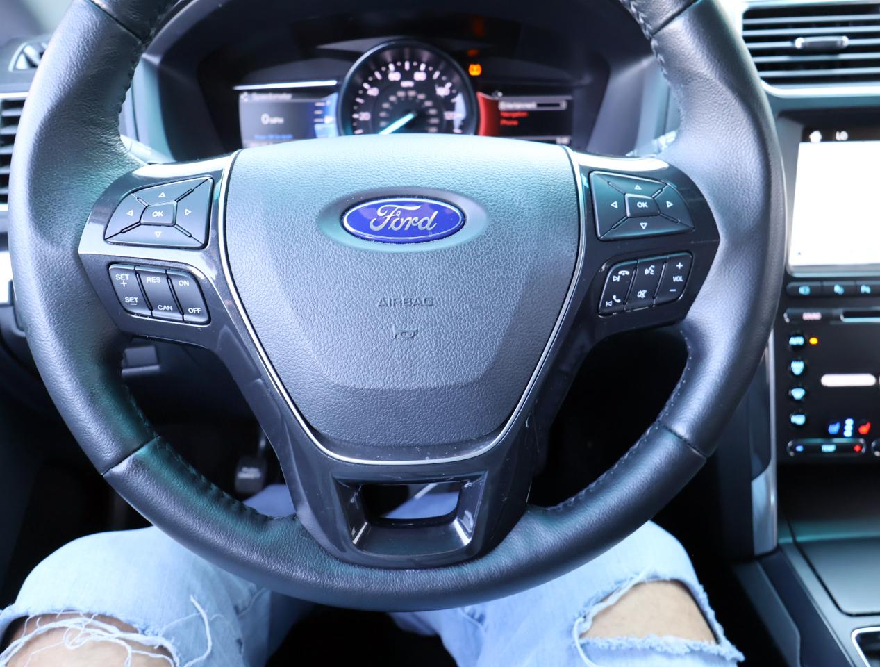 Ford Explorer Limited FWD 2017