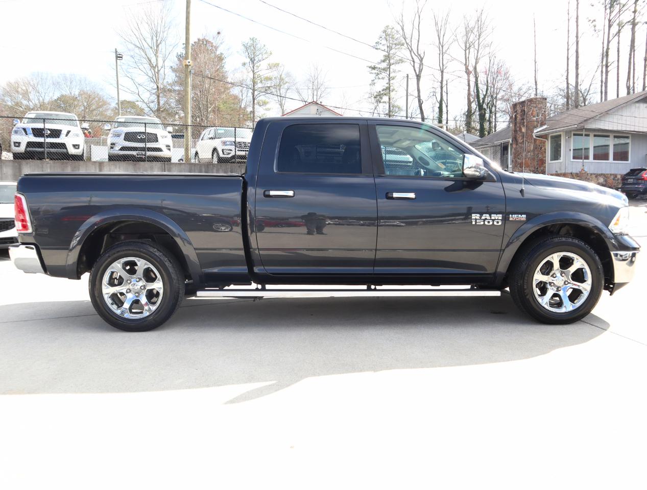RAM 1500 Laramie Crew Cab LWB 4WD 2016