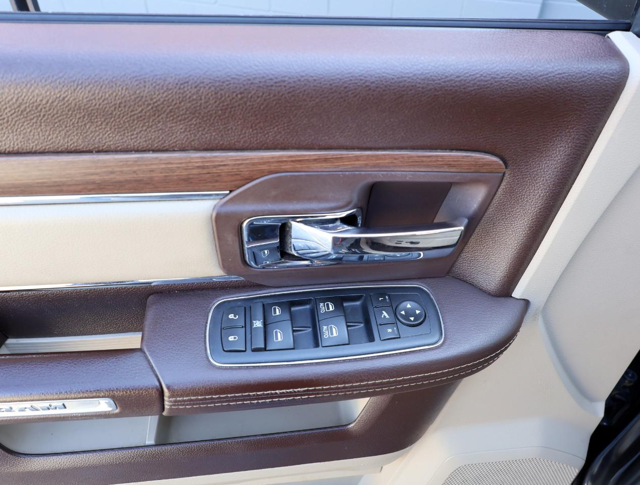 RAM 1500 Laramie Crew Cab LWB 4WD 2016