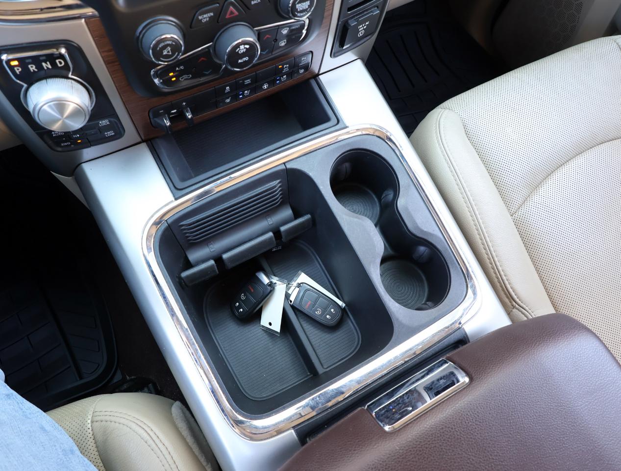 RAM 1500 Laramie Crew Cab LWB 4WD 2016