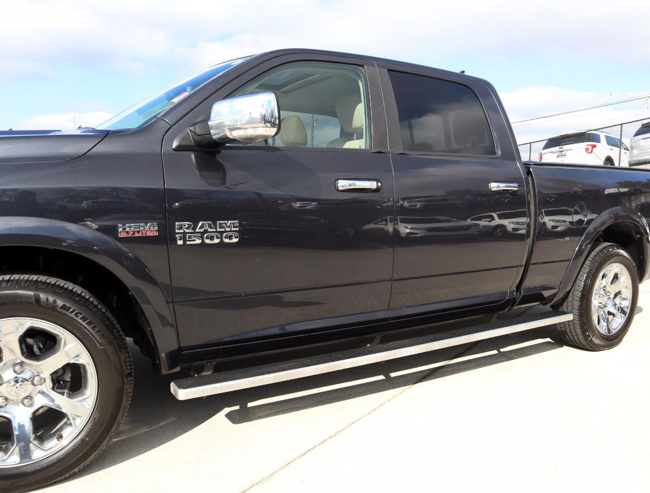 RAM 1500 Laramie Crew Cab LWB 4WD 2016