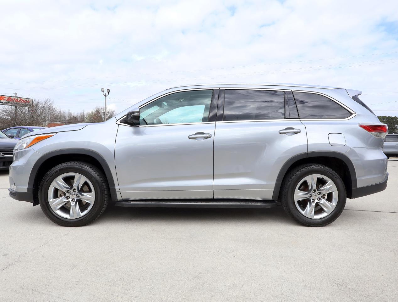 Toyota Highlander Limited FWD V6 2015