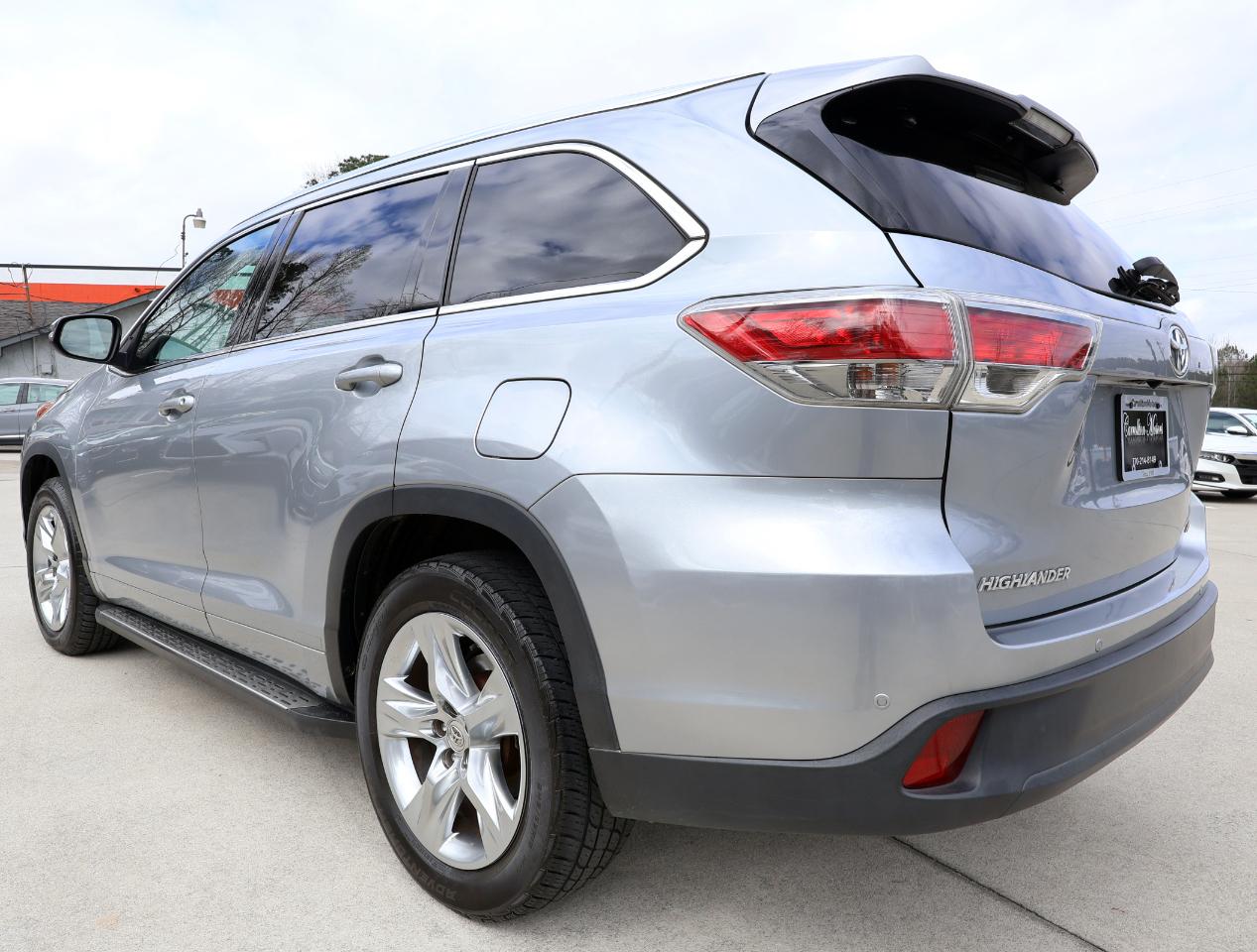 Toyota Highlander Limited FWD V6 2015
