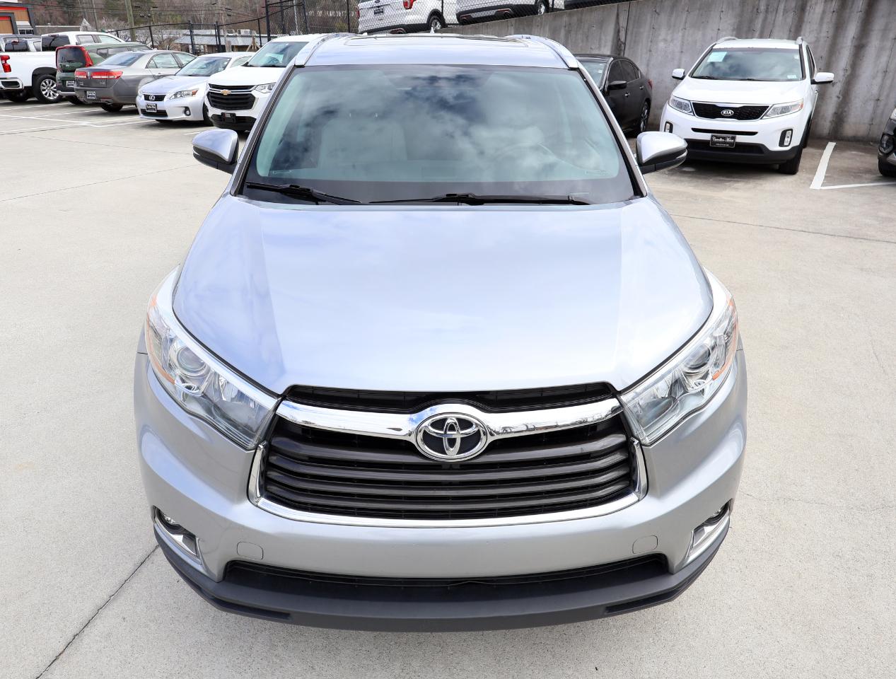 Toyota Highlander Limited FWD V6 2015
