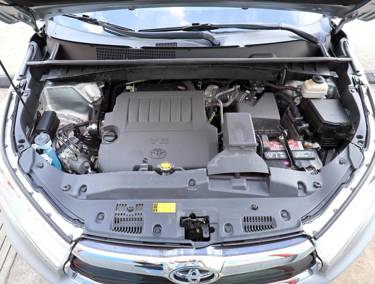 Toyota Highlander Limited FWD V6 2015